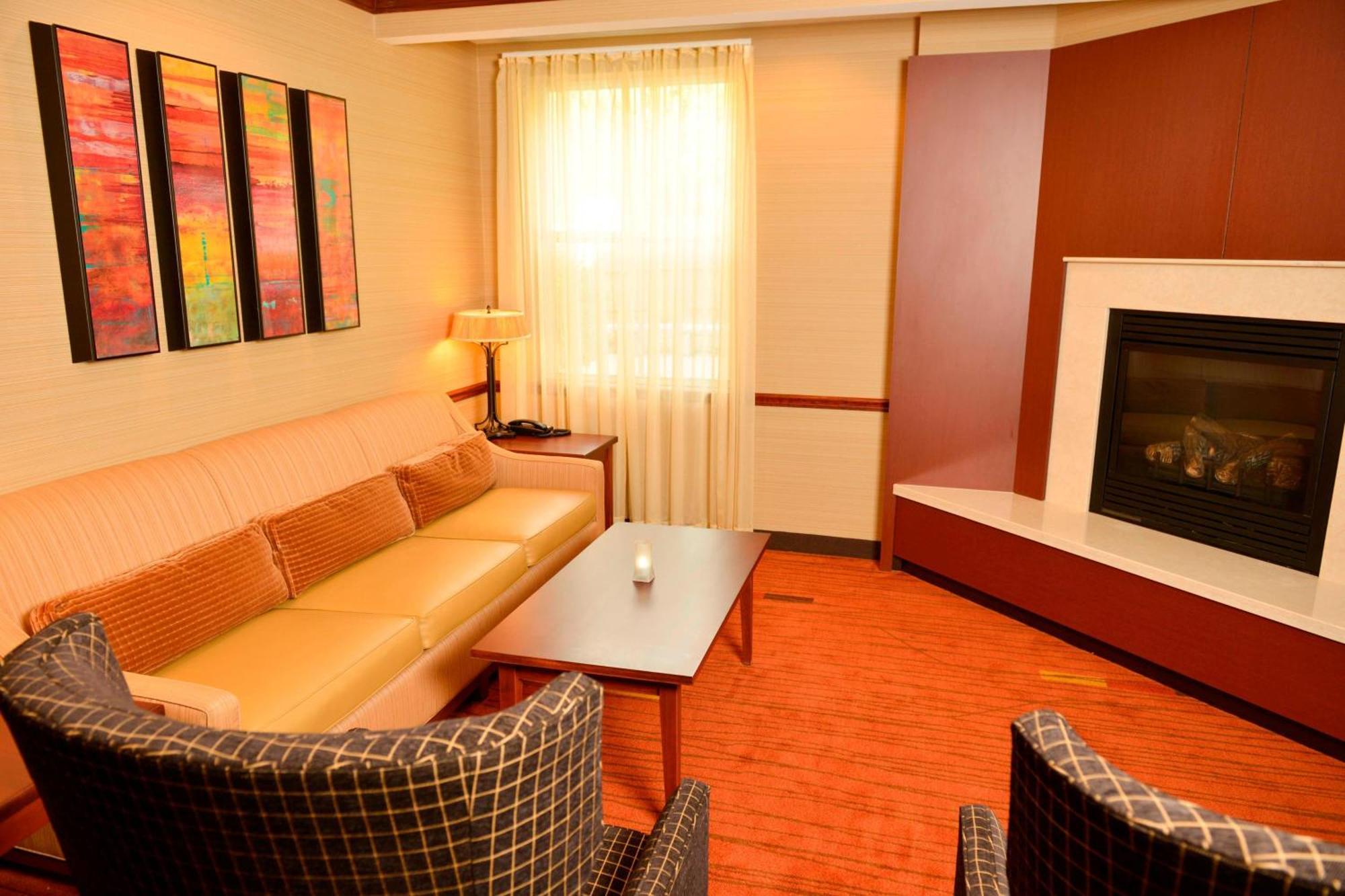 Courtyard Middlebury Hotel Bagian luar foto