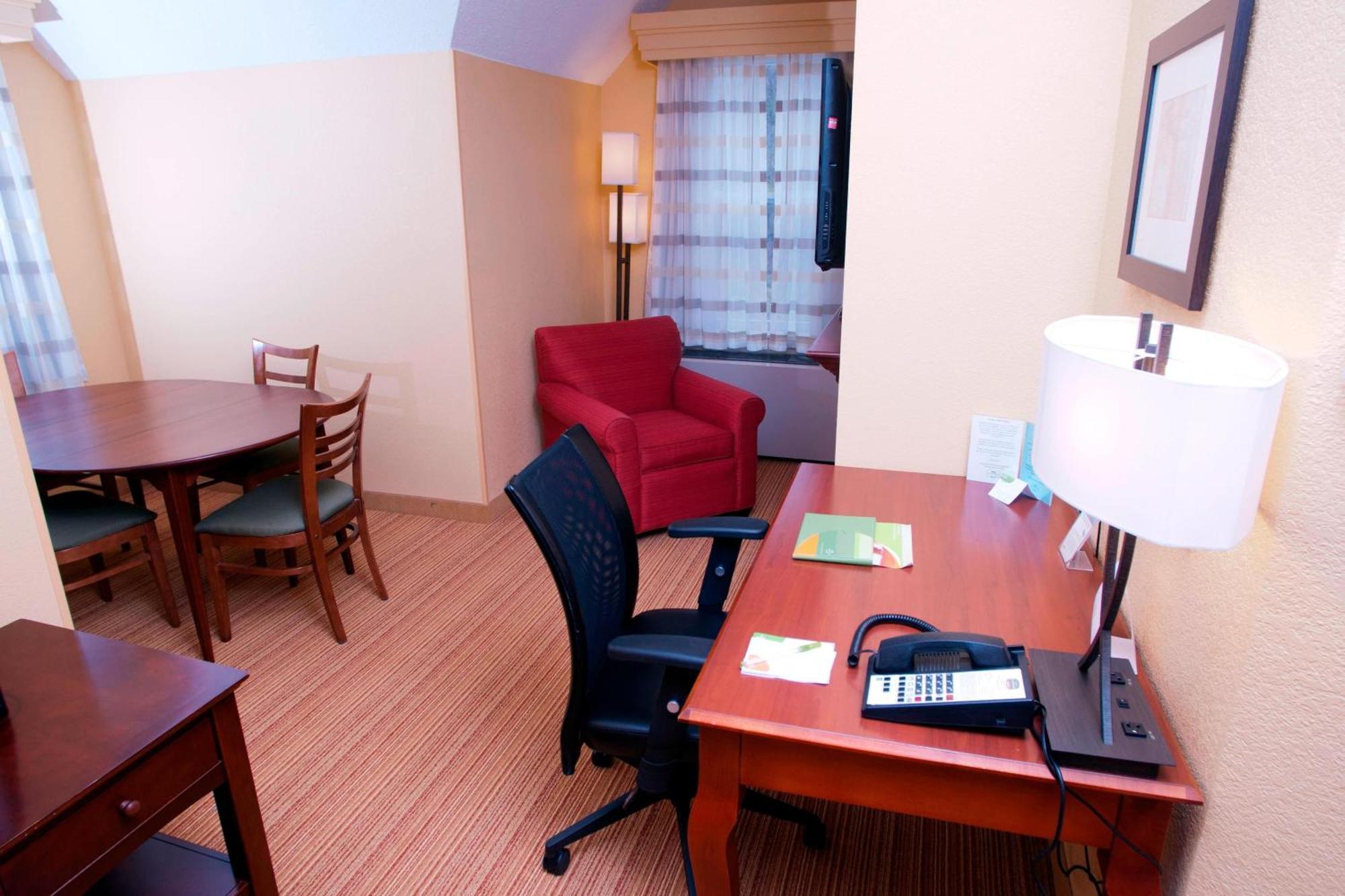 Courtyard Middlebury Hotel Bagian luar foto