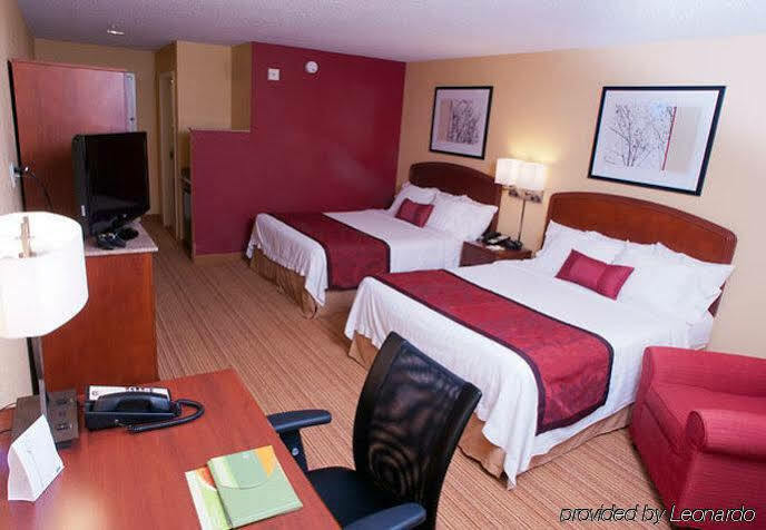 Courtyard Middlebury Hotel Bagian luar foto